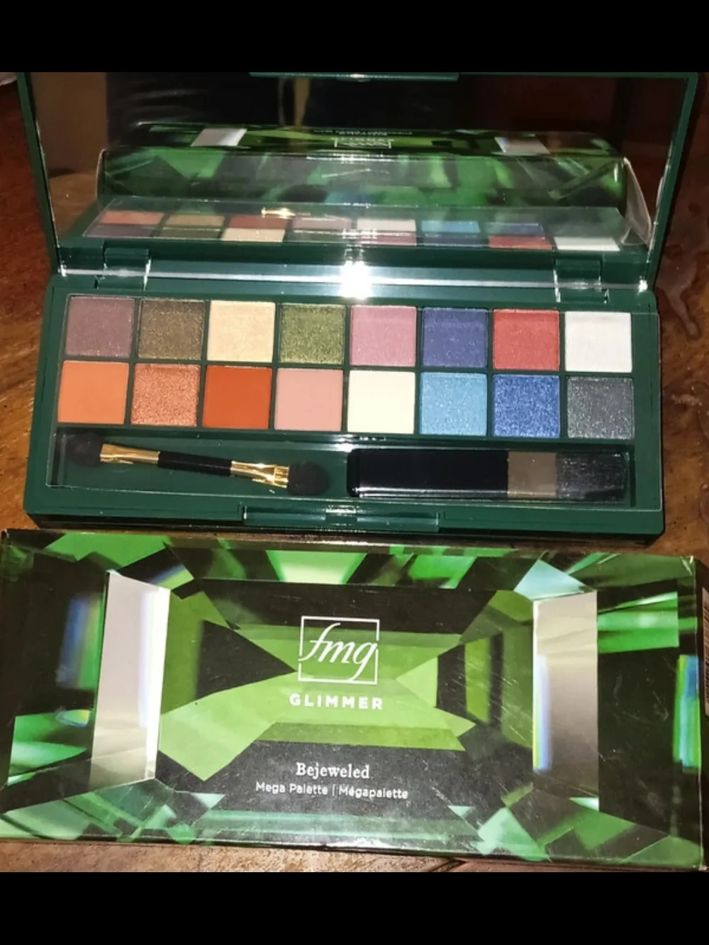 fmg Glimmer Bejeweled Eyeshadow Palette - Multicolor